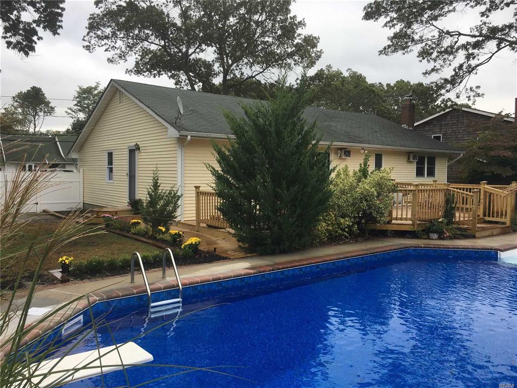82 Avenue D Holbrook Holbrook NY 11741