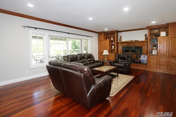 214 Sunset Rd Oyster Bay Cove Oyster Bay Cove NY 11771