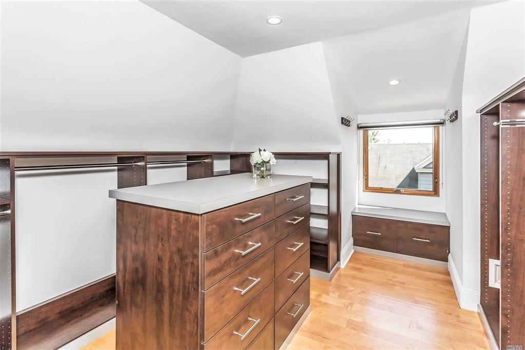 160-16 33rd Ave Flushing Flushing NY 11358
