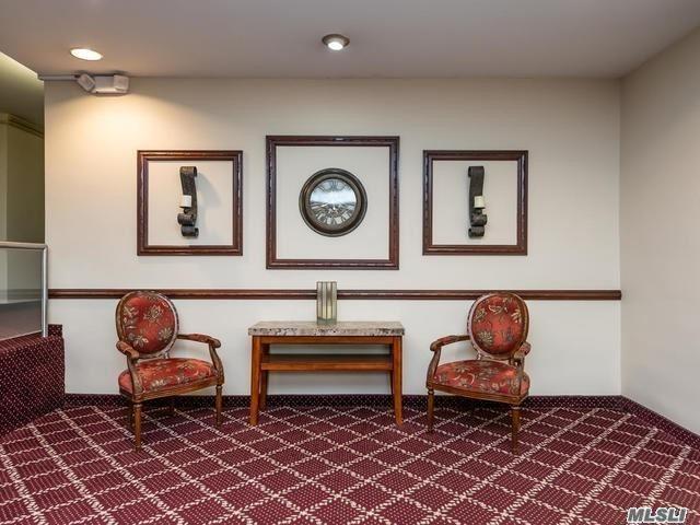 30 Pearsall Ave Glen Cove Glen Cove NY 11542