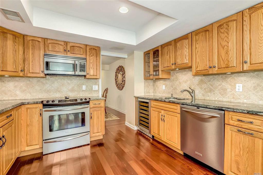 9 The Mews Mews Syosset Syosset NY 11791