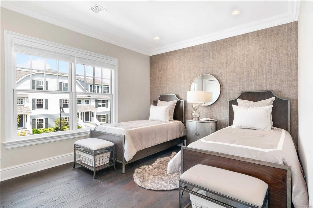 104 Tuckahoe Ln Southampton Southampton NY 11968