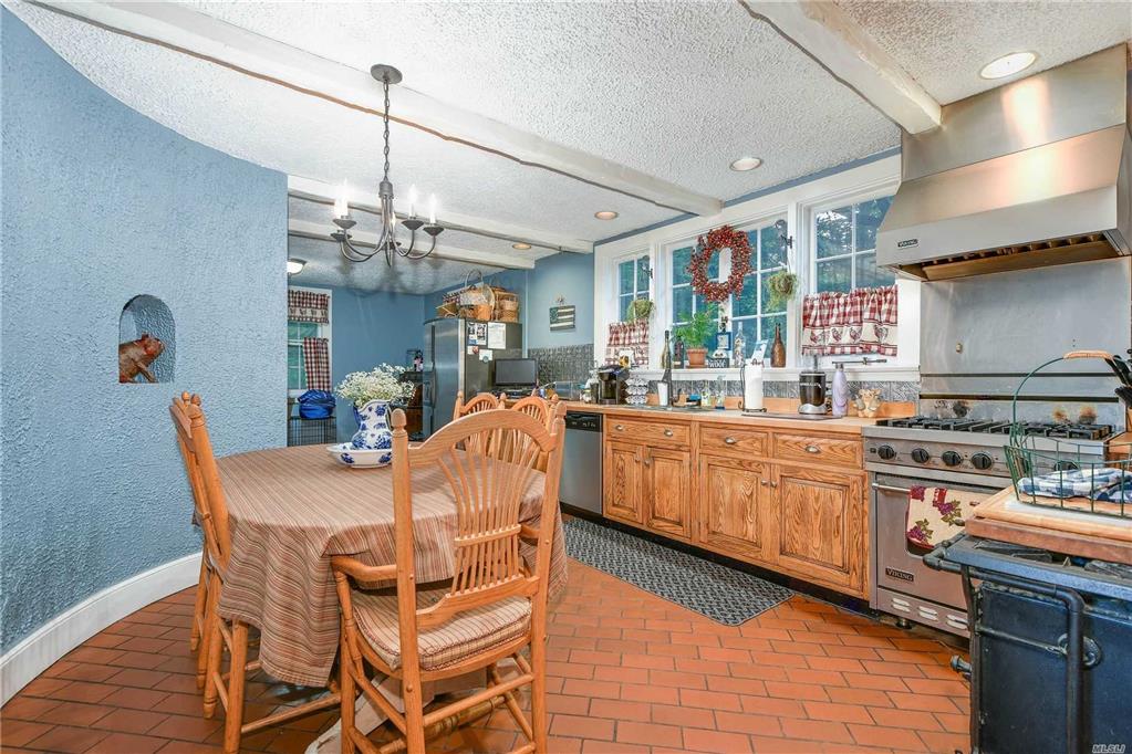 5 Kohlsaat Ct Smithtown Smithtown NY 11787