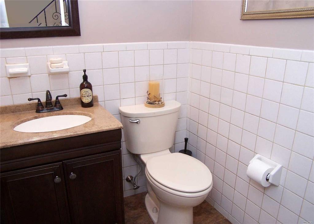 7 Glen Hollow Dr Holtsville Holtsville NY 11742