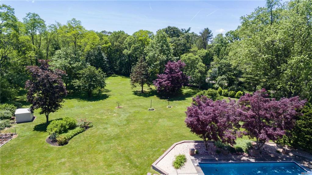 10 Empire Ct Dix Hills Dix Hills NY 11746
