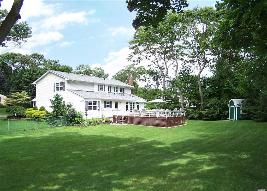 23 Valley St Ronkonkoma Ronkonkoma NY 11779
