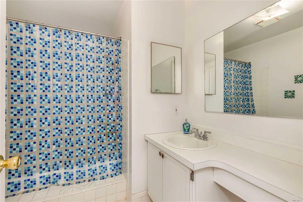 9 The Mews Mews Syosset Syosset NY 11791