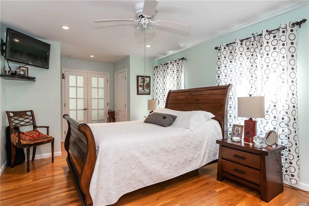 25 Glen Ave Sea Cliff Sea Cliff NY 11579