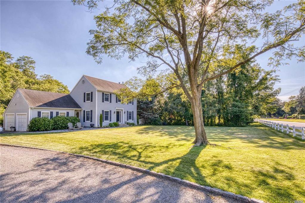 98 Clancy Rd Manorville Manorville NY 11949