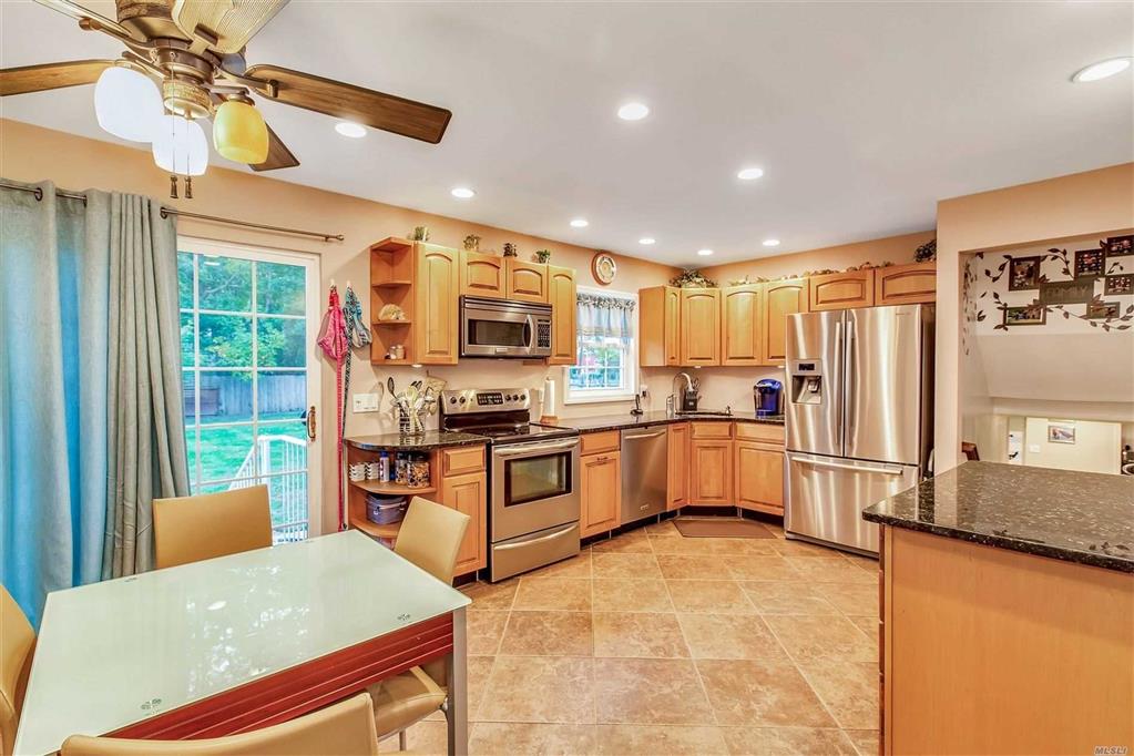 127 Joni Dr W. Sayville W. Sayville NY 11796