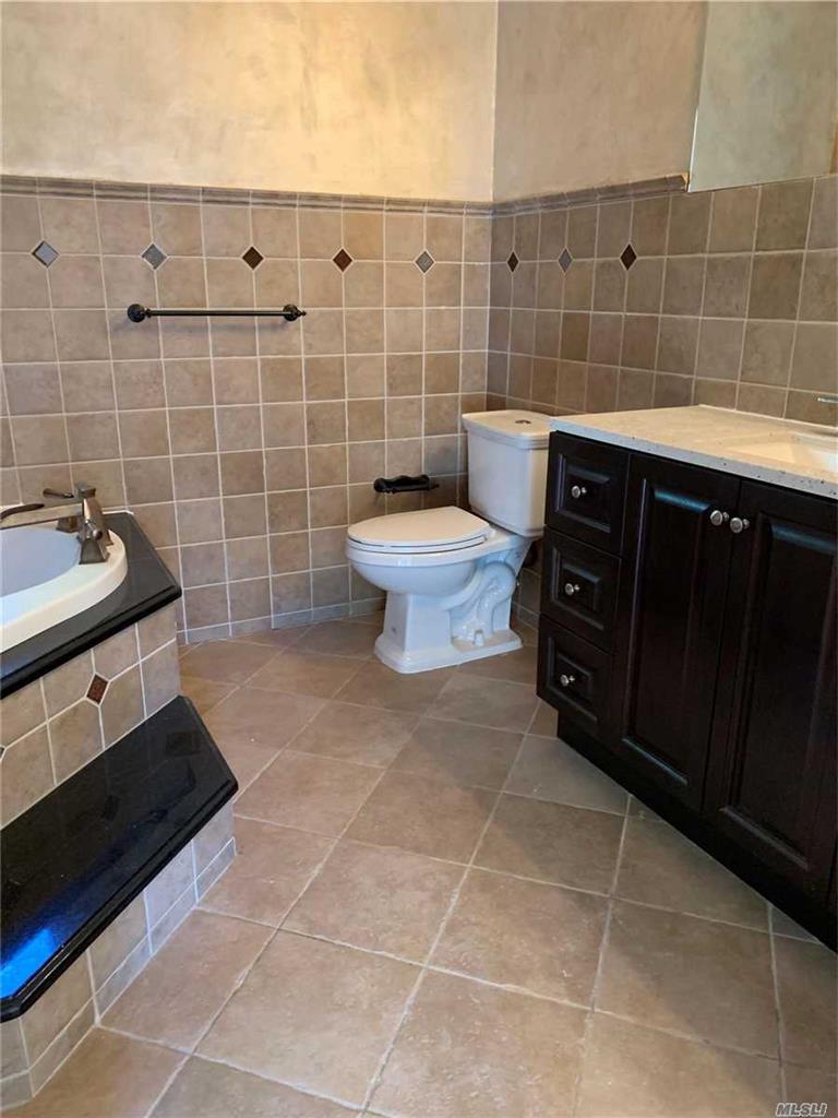 40 Carriage Ln Roslyn Heights Roslyn Heights NY 11577