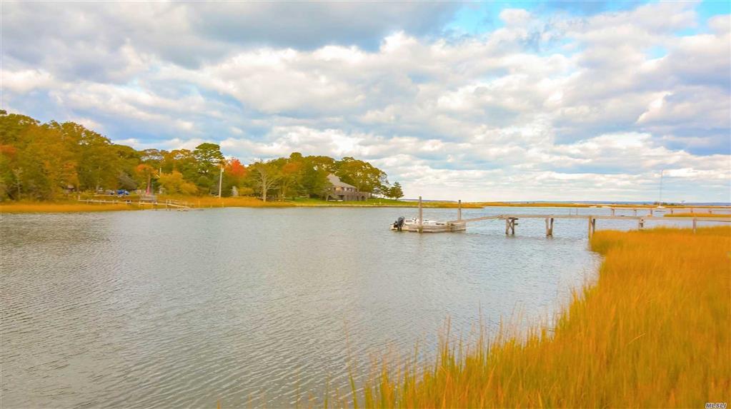 9 Duckwood Ln Hampton Bays Hampton Bays NY 11946