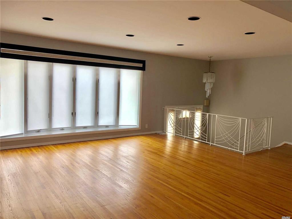 597 Michelle Pl N. Woodmere N. Woodmere NY 11581