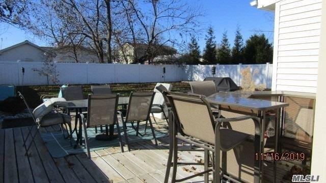 1430 Lombardy Blvd Bay Shore Bay Shore NY 11706