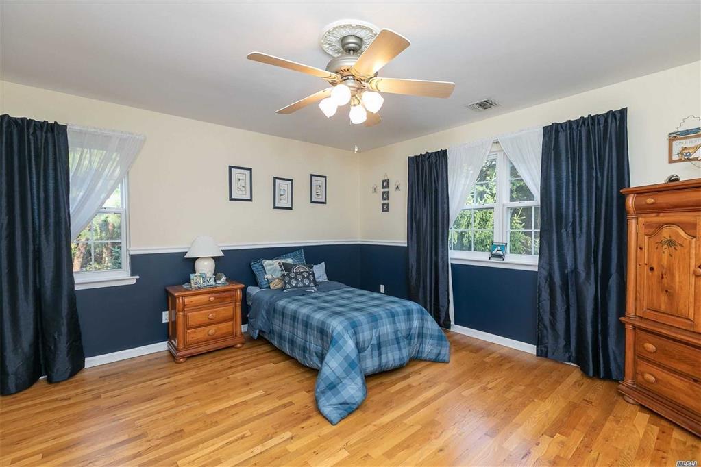 3 Hogan Ln Manorville Manorville NY 11949