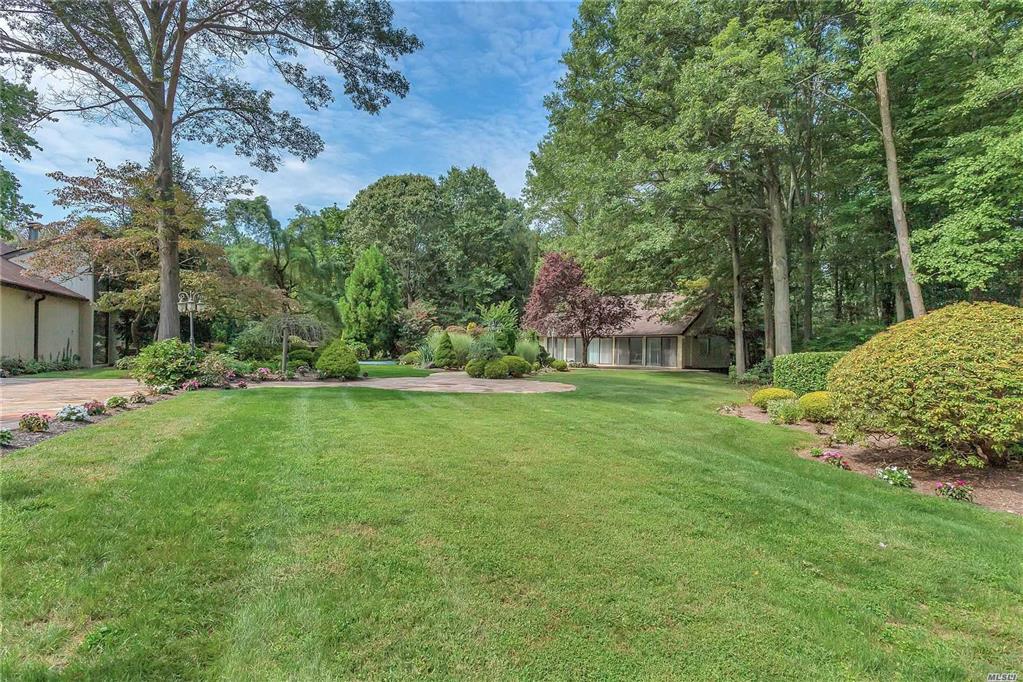 12 Copperfield Ln Old Brookville Old Brookville NY 11545