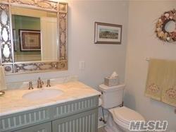 3388 Stratford Rd Wantagh Wantagh NY 11793