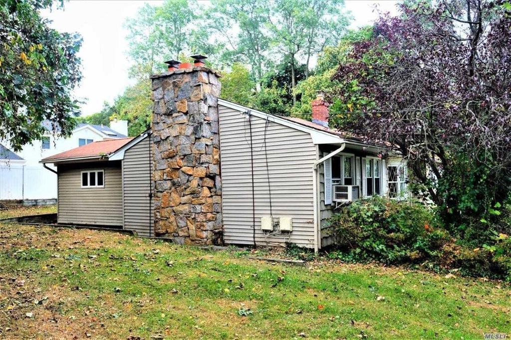 50 Lakeview Dr Kings Park Kings Park NY 11754
