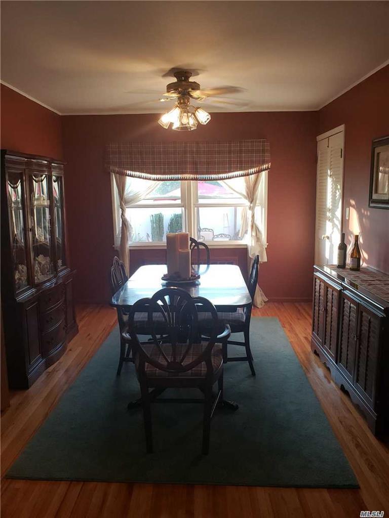 147 Concord St Westbury Westbury NY 11590