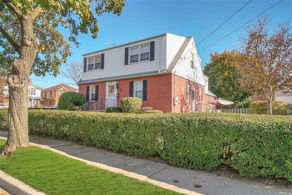 6 Rhodes St New Hyde Park New Hyde Park NY 11040