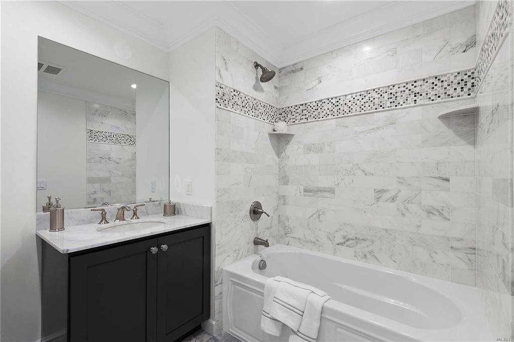 104 Tuckahoe Ln Southampton Southampton NY 11968