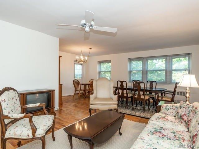 30 Pearsall Ave Glen Cove Glen Cove NY 11542