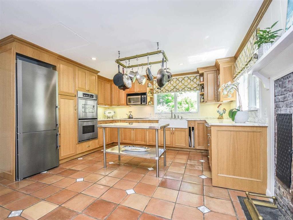 31 Kissam Ln Glen Head Glen Head NY 11545