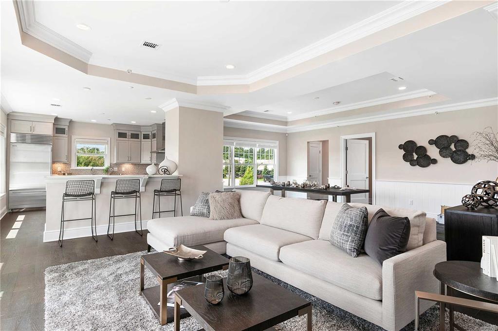 104 Tuckahoe Ln Southampton Southampton NY 11968