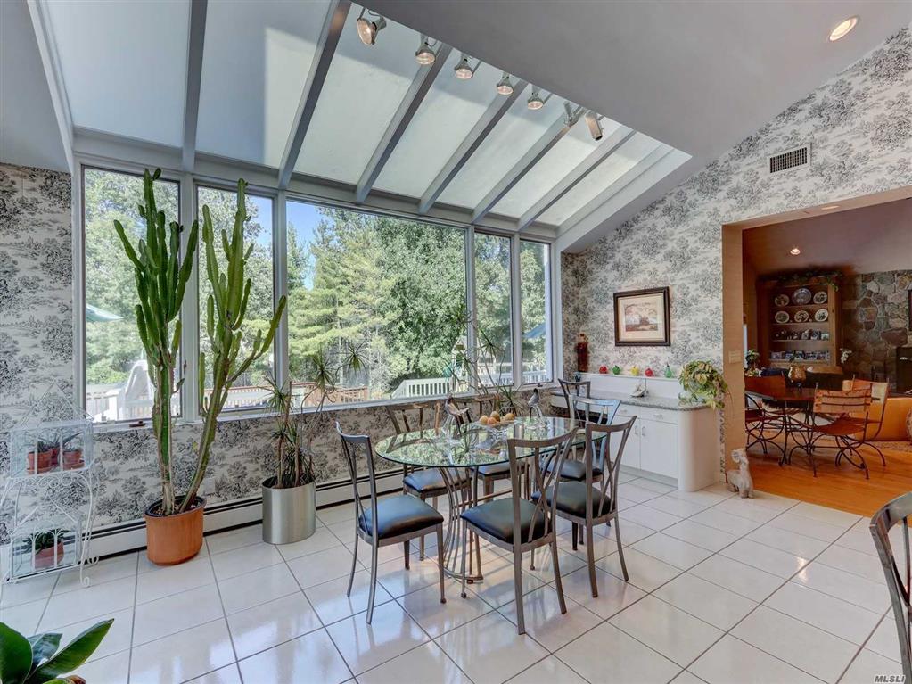 1250 Veeder Dr Hewlett Bay Park Hewlett Bay Park NY 11557