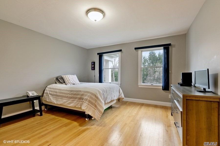 28 Sherwood Gate Oyster Bay Oyster Bay NY 11771