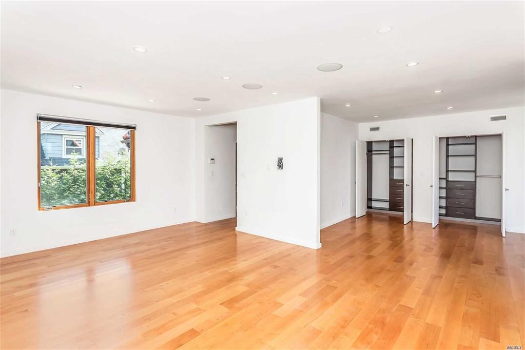 160-16 33rd Ave Flushing Flushing NY 11358