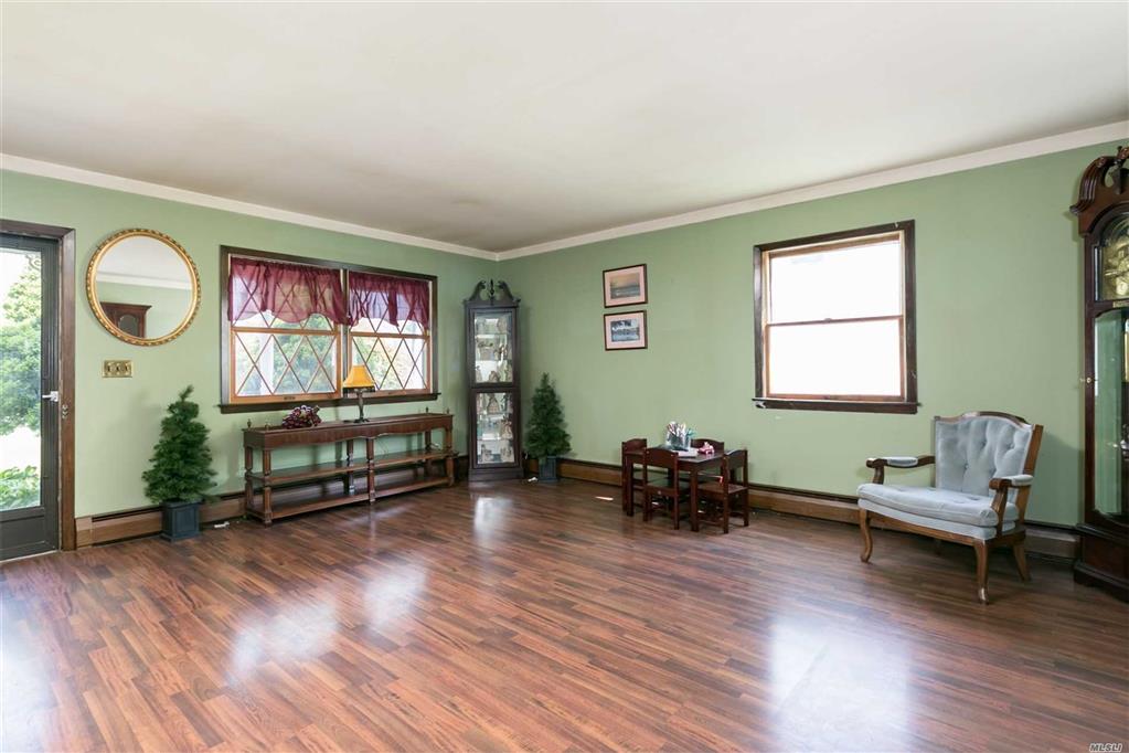 50 Anvil Ln Levittown Levittown NY 11756