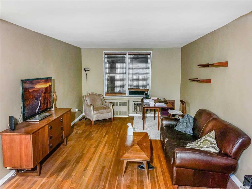 67-50 Thornton Pl Forest Hills Forest Hills NY 11375