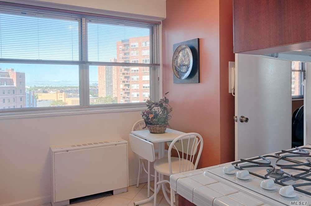 70-31 108 St Forest Hills Forest Hills NY 11375