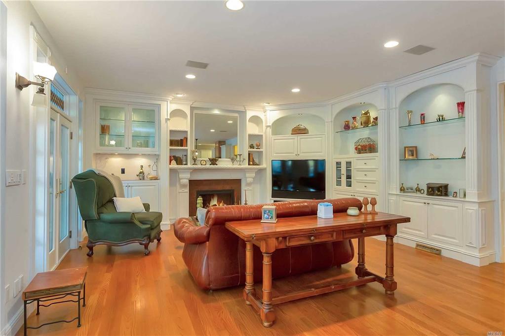 14 Chauncey Pl Woodbury Woodbury NY 11797
