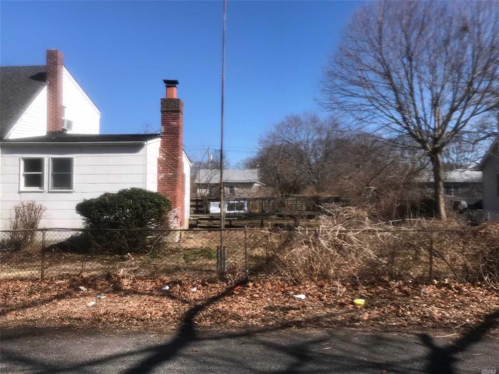 159 Magnolia Dr Mastic Beach Mastic Beach NY 11951