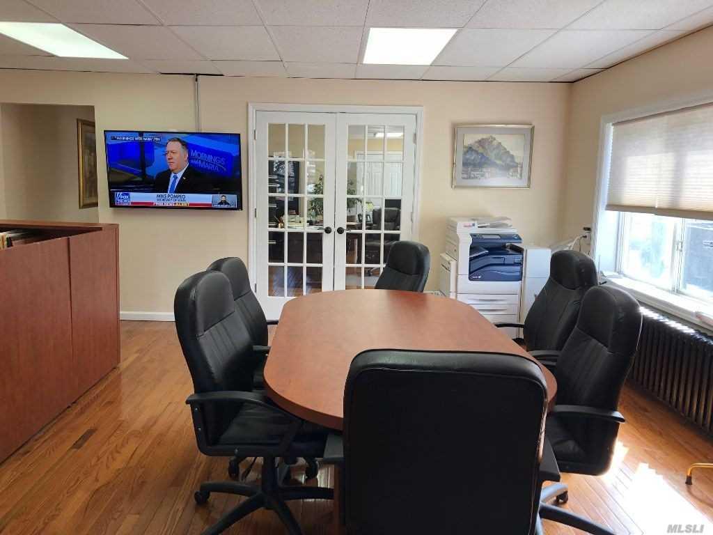 206 Jericho Tpke Floral Park Floral Park NY 11001