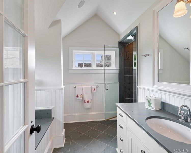 14 Bob White Ln Remsenburg Remsenburg NY 11960