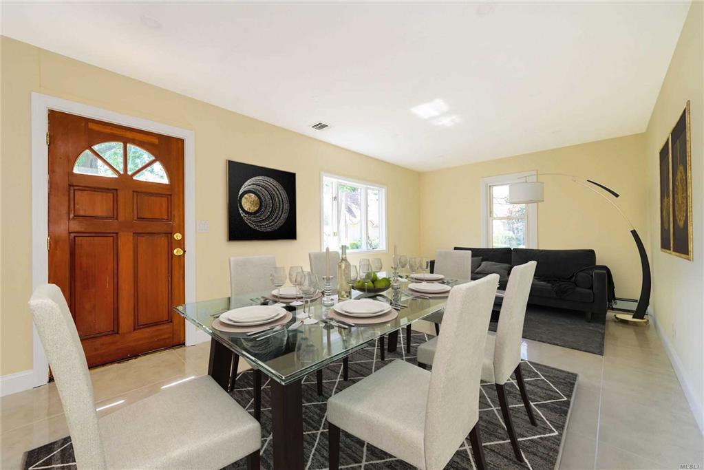 65 Dobson Ave Merrick Merrick NY 11566