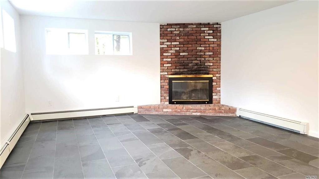 42 Butterfly Dr Hauppauge Hauppauge NY 11788