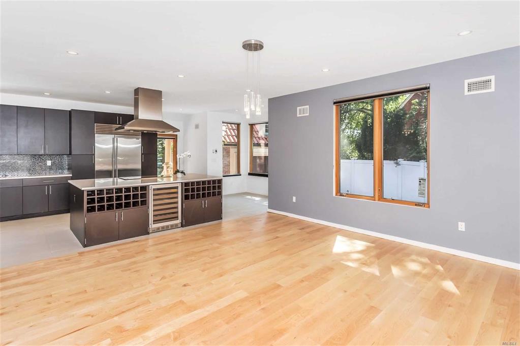 160-16 33rd Ave Flushing Flushing NY 11358