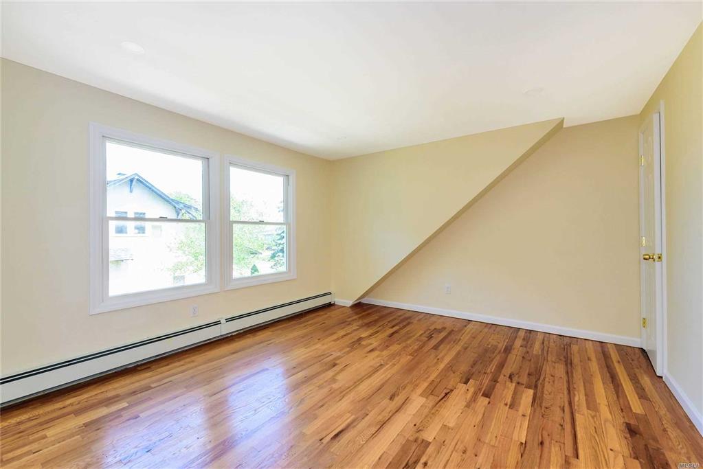 65 Dobson Ave Merrick Merrick NY 11566