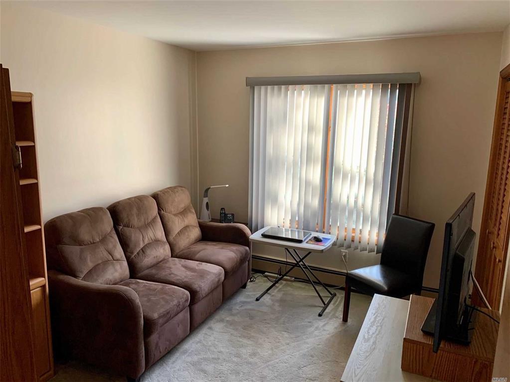 36 Dogwood Ave Farmingville Farmingville NY 11738