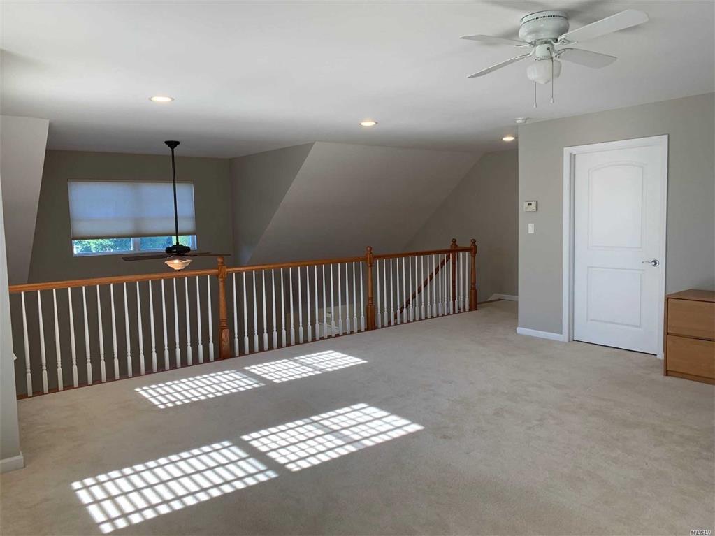 1 Newcastle Ct Riverhead Riverhead NY 11901