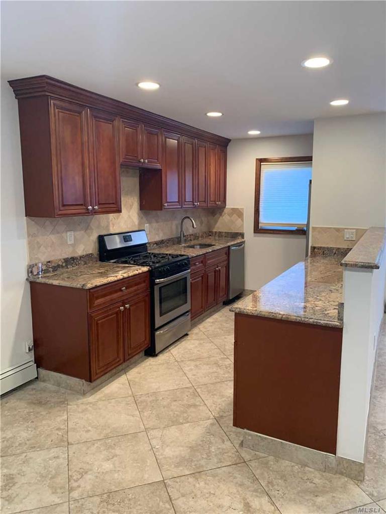 63-44 75th St Middle Village Middle Village NY 11379