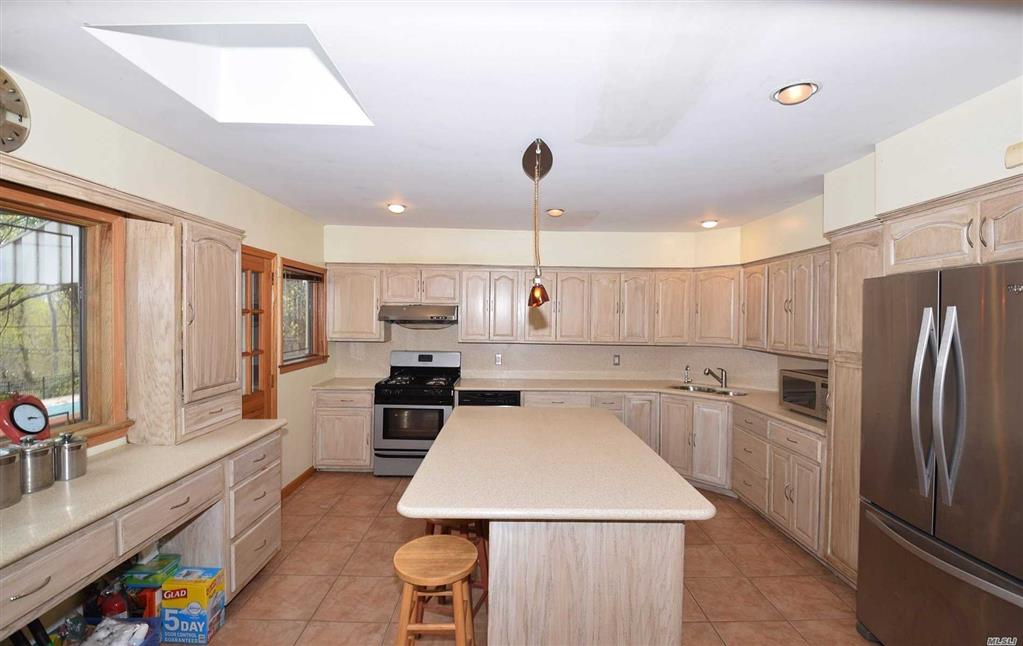 105 Woodhill Ln Manhasset Manhasset NY 11030
