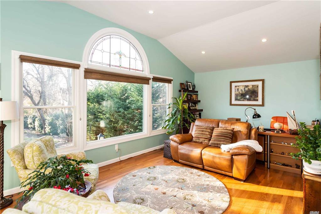 25 Glen Ave Sea Cliff Sea Cliff NY 11579