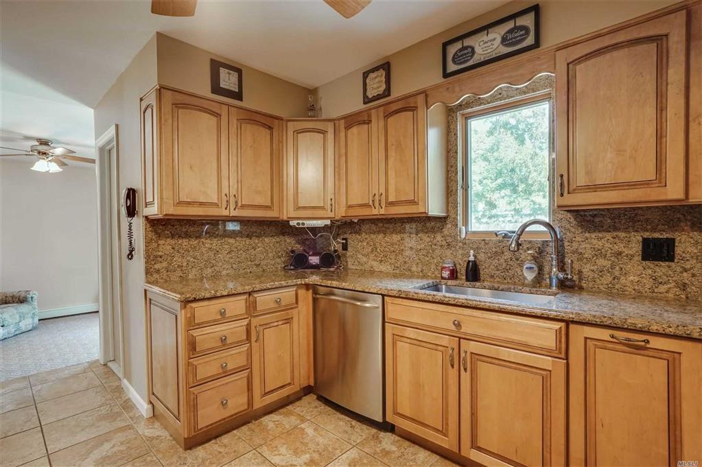 69 Rumford Rd Kings Park Kings Park NY 11754