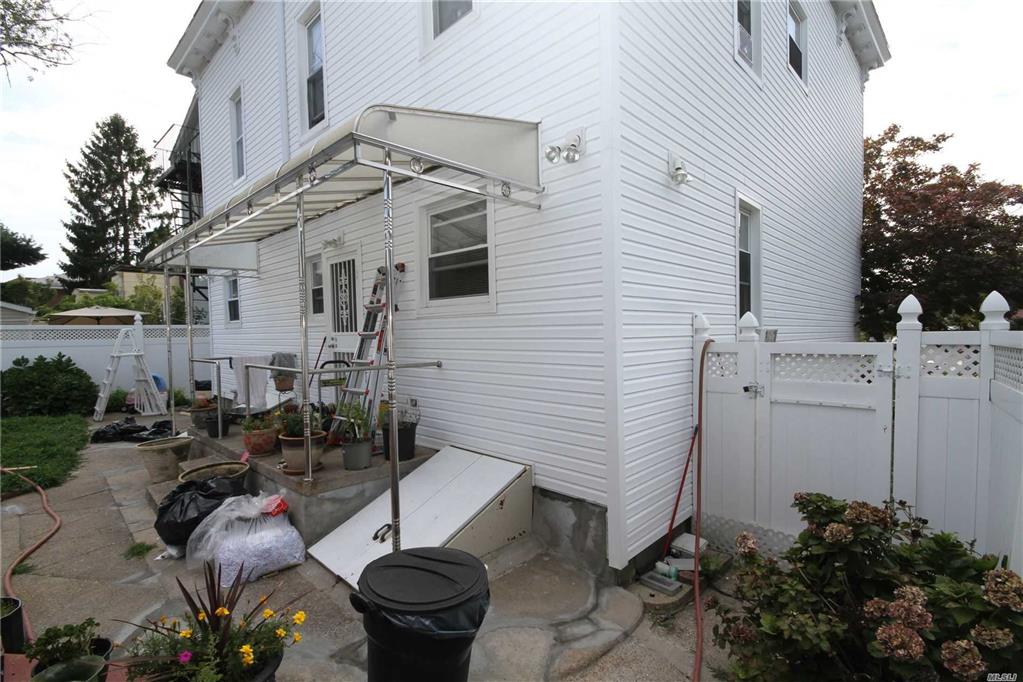 52-25 69th St Maspeth Maspeth NY 11378