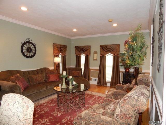 16 Homecoming Pl E. Setauket E. Setauket NY 11733